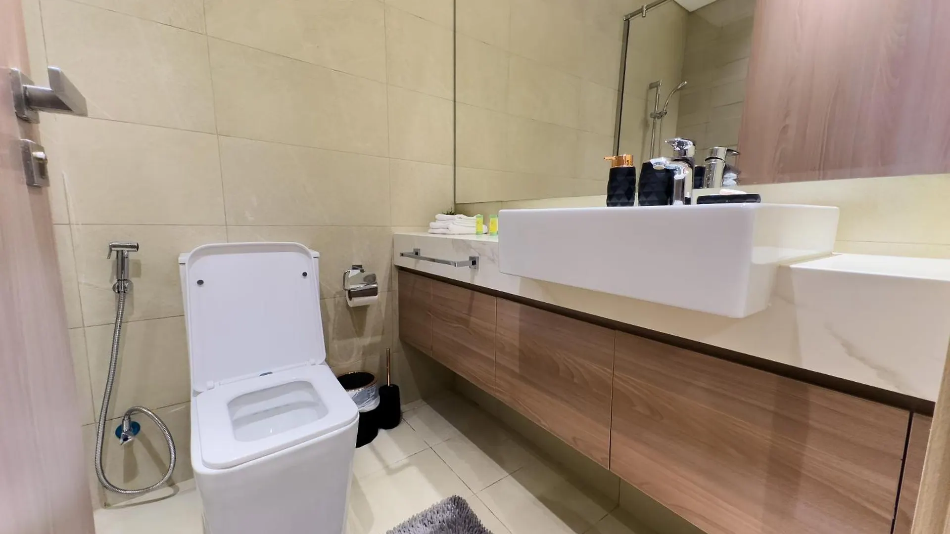 Naseem - Meydan Luxury, Stylish 1Br With Pool & Canal Views Dubai 0*,  United Arab Emirates