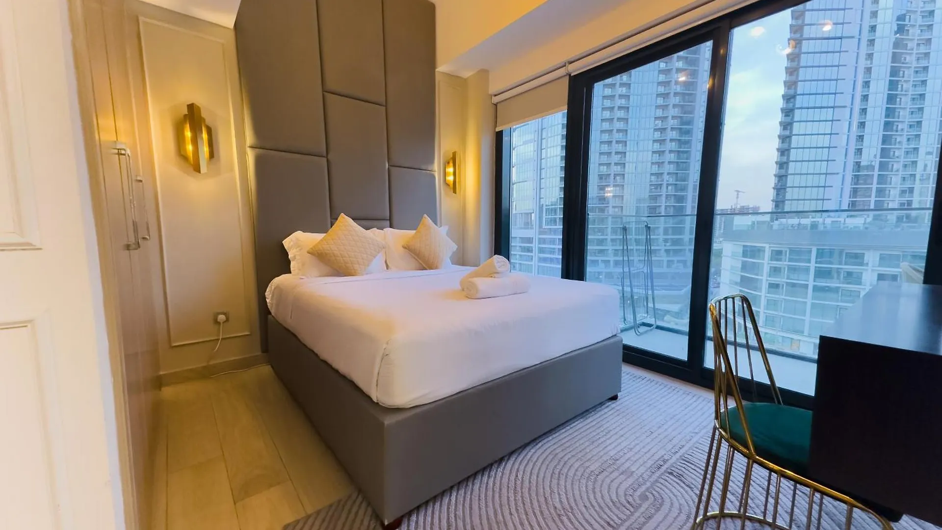 Naseem - Meydan Luxury, Stylish 1Br With Pool & Canal Views Ντουμπάι 0*,