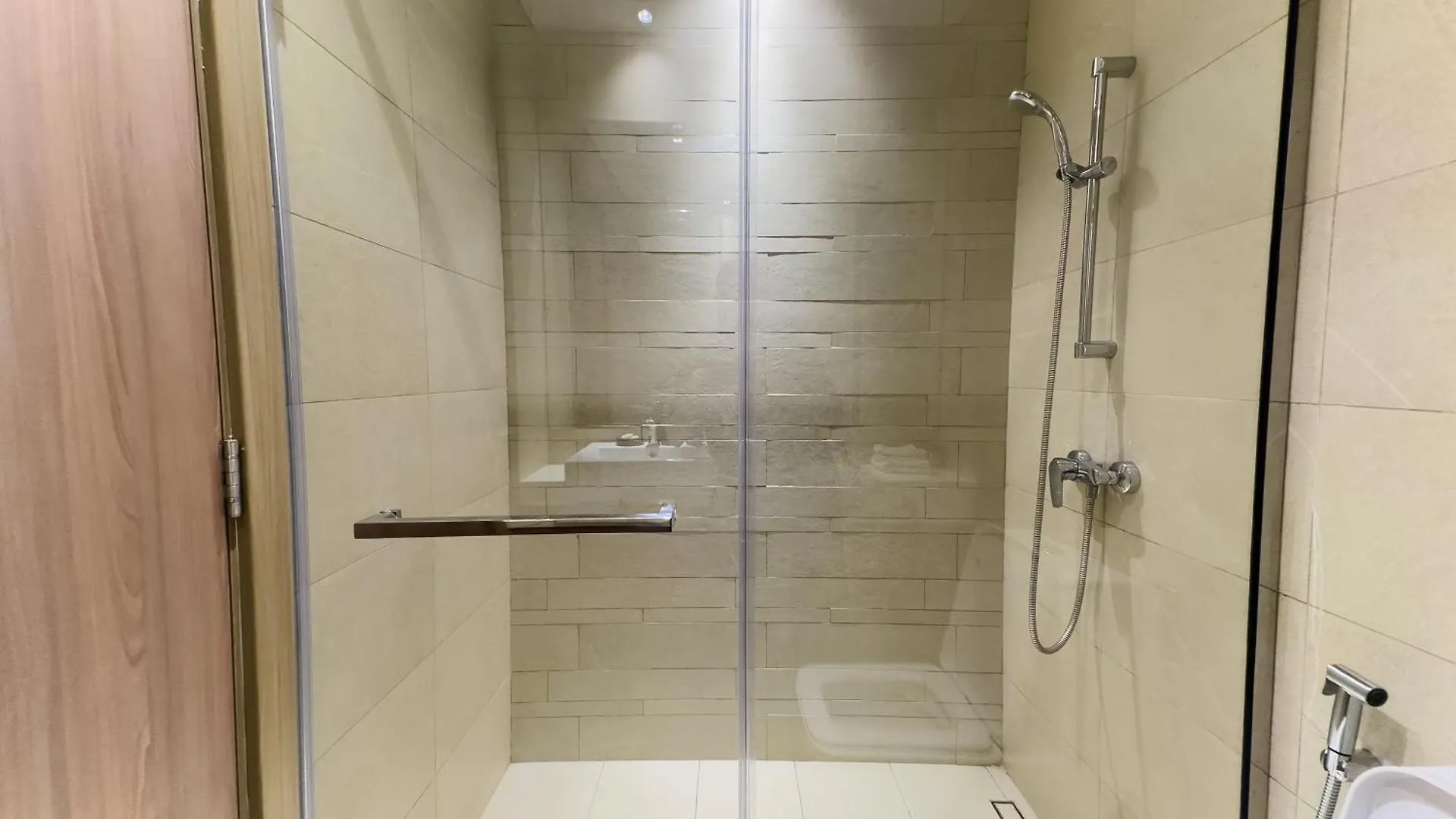 Διαμέρισμα Naseem - Meydan Luxury, Stylish 1Br With Pool & Canal Views Ντουμπάι
