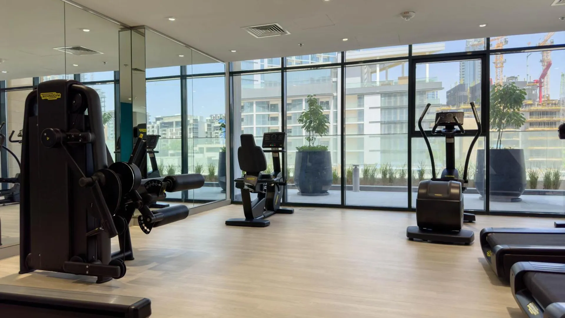 Διαμέρισμα Naseem - Meydan Luxury, Stylish 1Br With Pool & Canal Views Ντουμπάι